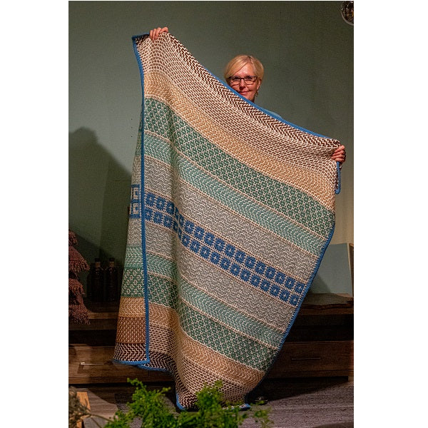 Model — gemaakt met 2 Cosy Deken Haakpakket (2)