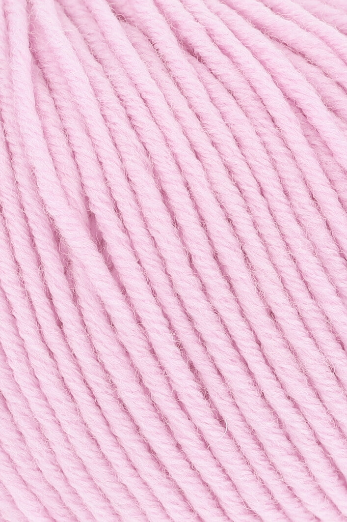 Lang Yarns Merino 120 0009 Roze - close-up van de garenstructuur