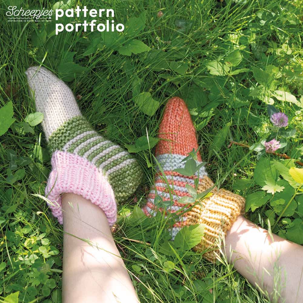 Scheepjes Pattern Portfolio Stone Washed XXL EN - Charlie Slipper Socks met kleurrijk breipatroon