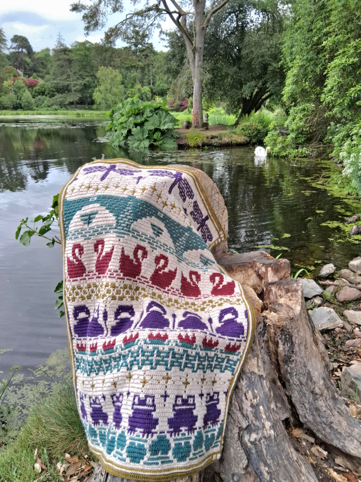 Rosina Plane Waterside CAL Loch - deken met Highland Heathers DK