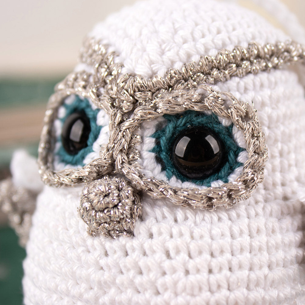 Amigurumi vogel — gemaakt met Amigurimi Festival Kerst: Kerst Uiltje Haakpakket - Inclusief Digitaal Patroon (2)