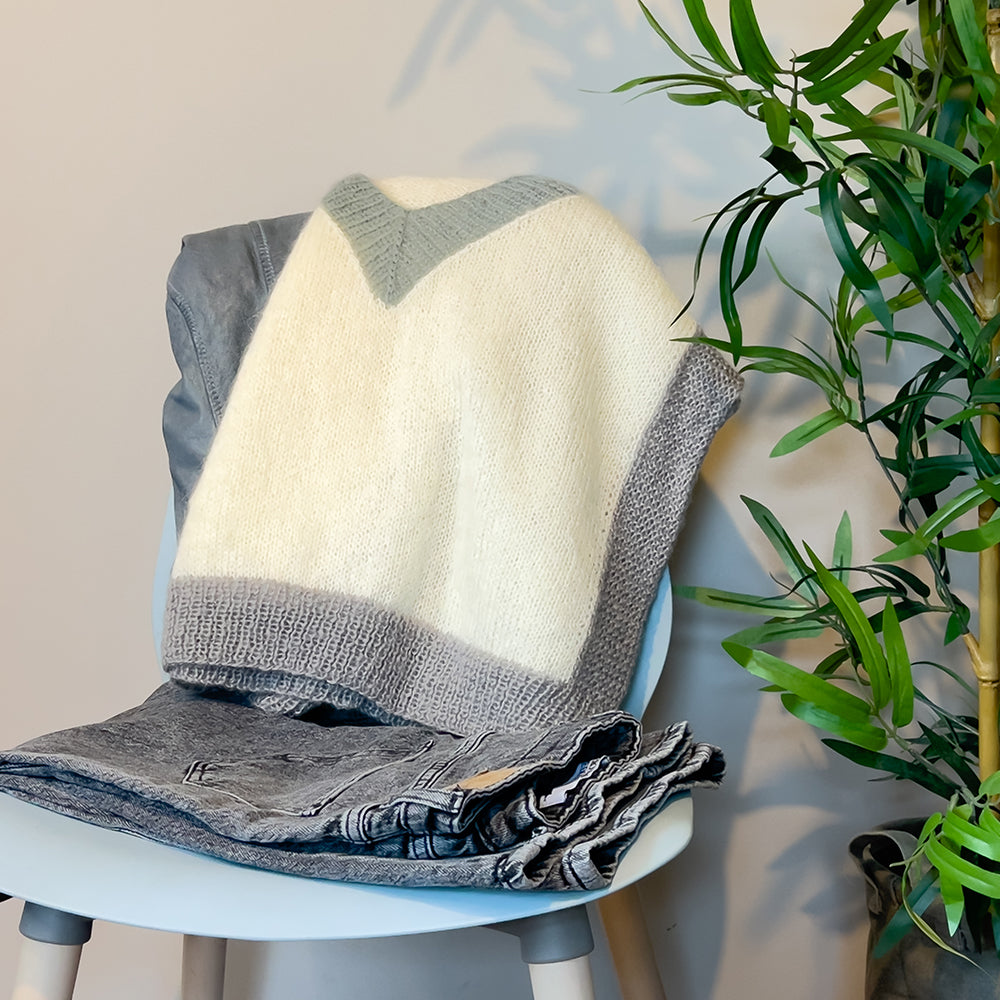 Casual knitted spencer — gemaakt met Casual Knitted Spencer Breipakket (5)