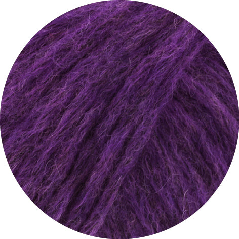 Lana Grossa Chapeau 009 Donkerviolet - close-up van de zachte garenstructuur in kleur Donkerviolet