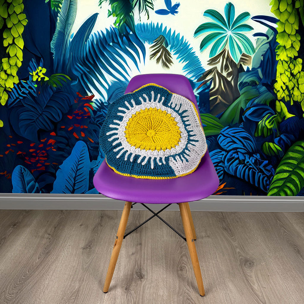 Floral Blooms Cushion 4 Haakpakket van The Queen of Loops - rond gehaakt bloemenkussen