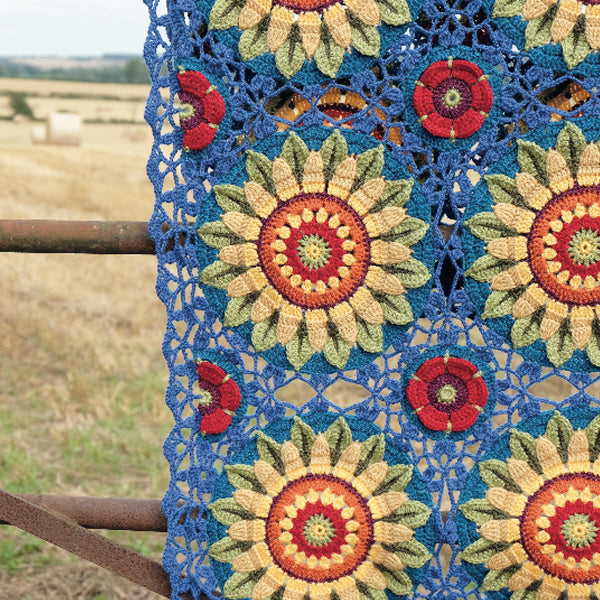 Fields of Gold Original deken gehaakt met zonnebloemen en papavers