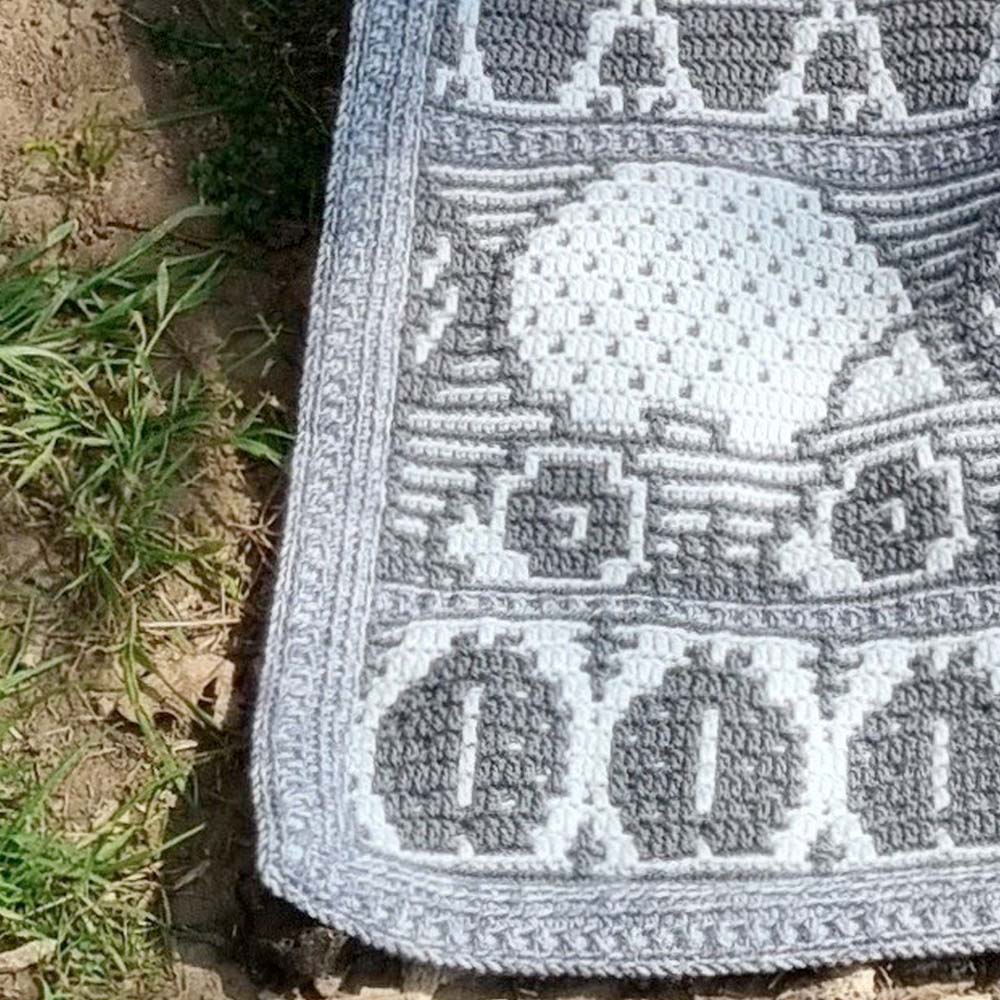 Geen idee — gemaakt met Flora's Fauna CAL Special DK Garenpakket Nocturnal Small