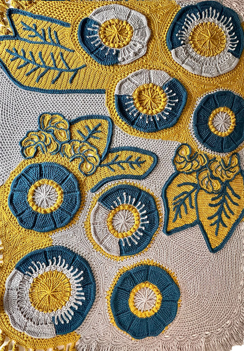 Floral blooms fn — gemaakt met Floral Blooms Blanket - The Queen of Loops Garenpakket