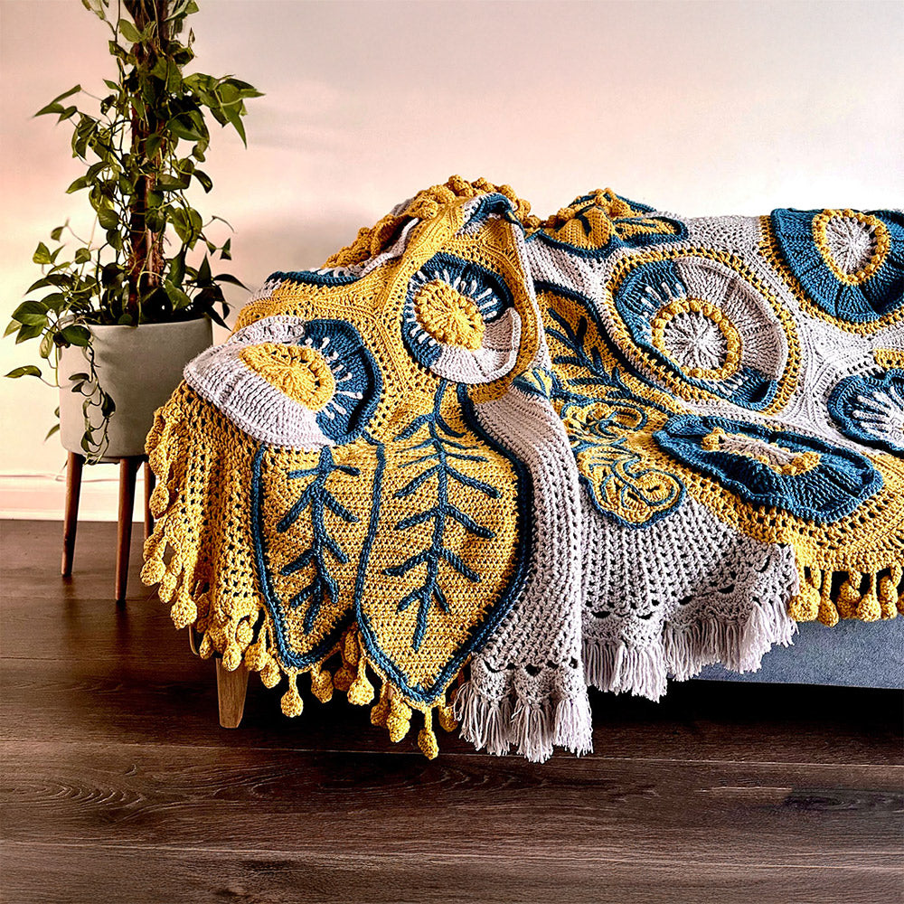 Floral blooms — gemaakt met Floral Blooms Blanket - The Queen of Loops Haakpakket (2)
