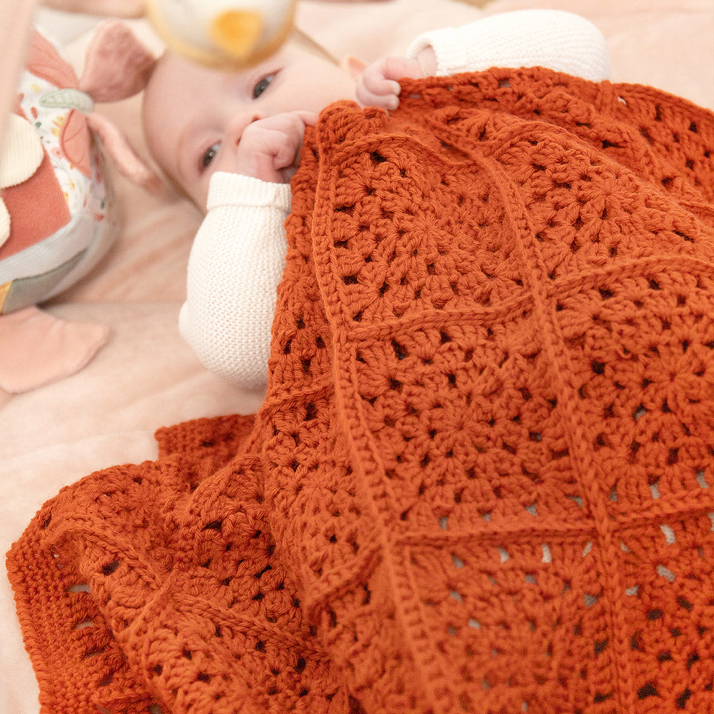 Granny baby deken — gemaakt met Granny Square Babydeken Wieg Unicolour Haakpakket (5)