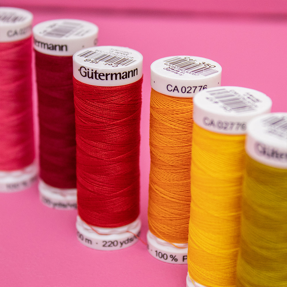 Sfeerbeeld met Gütermann Polyester Nähgarn 200m 74