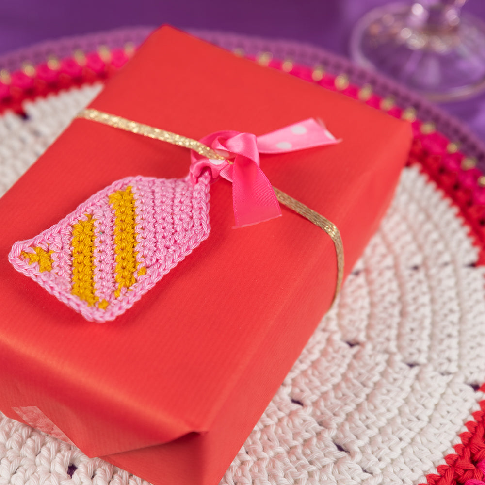 Colorful christmas placemats — gemaakt met Haakpatroon Yarn and Colors Colorful Christmas Pattern Bundle (2)