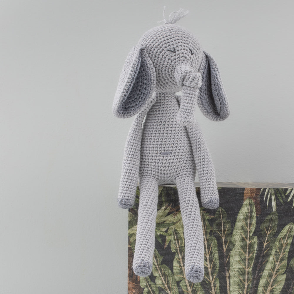 Eddie elephant — gemaakt met Haakpatroon Yarn and Colors Eddie Elephant