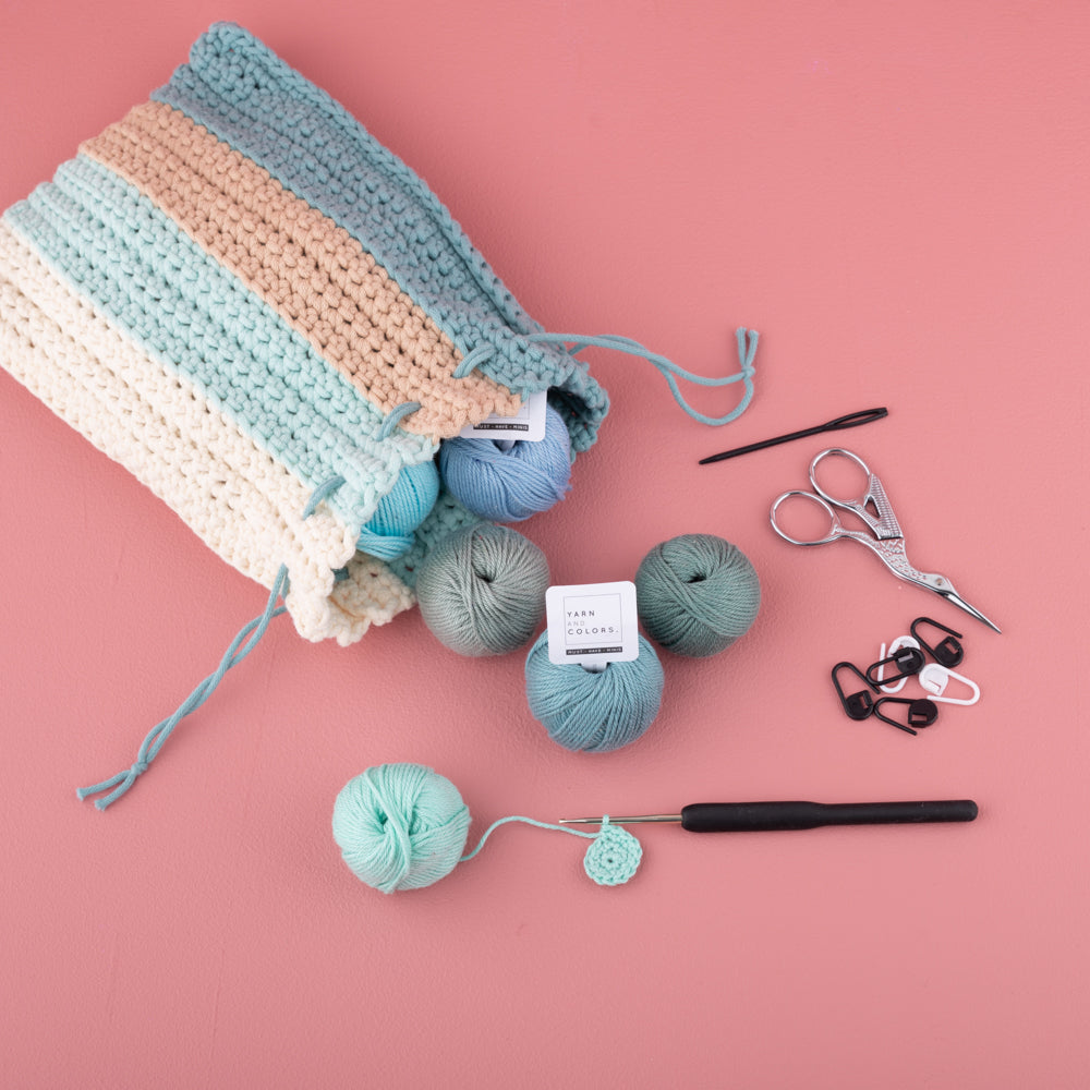 Ruffle pouch — gemaakt met Haakpatroon Yarn and Colors Ruffle Pouch (2)