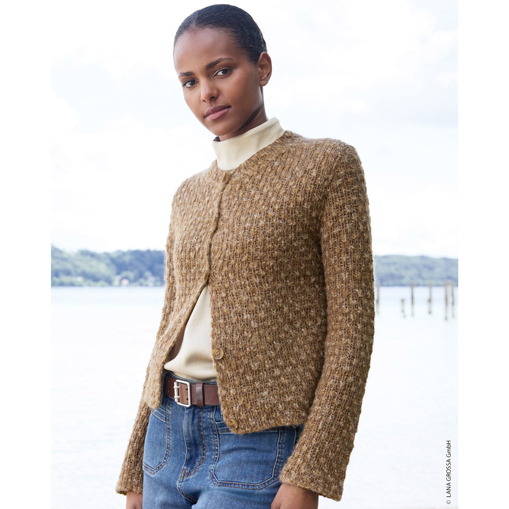 Lana Grossa Filati Journal No. 72 model 33 - camel patroonvest, gedragen