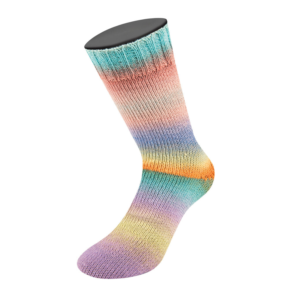 Gebreid voorbeeld met Lana Grossa Meilenweit 100 Color Mix Multi 8020 in Olijfgroen, Petrol, Blauw, Roodlila, Pistache, Jade, Turquoise, Pruim, Baksteenrood, Geel, Oranje - Lana Grossa Meilenweit 100 Color Mix Multi 8020 Olijfgroen/Petrol/Blauw-/Roodlila/Pistache/Jade/Turquoise/Pruim/Baksteenrood/Geel/Oranje