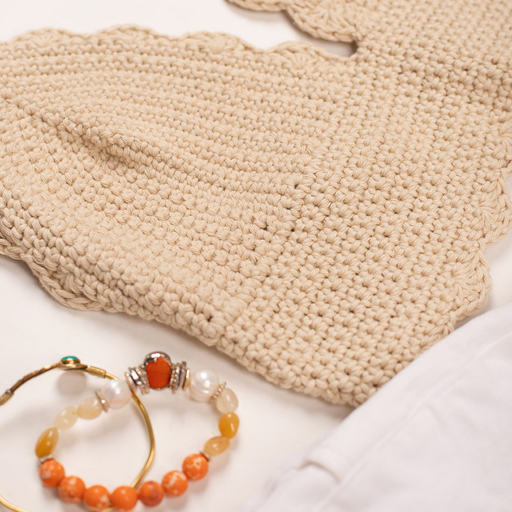 Beige — gemaakt met Shell Top Haakpakket - Finishing Stitches (2)