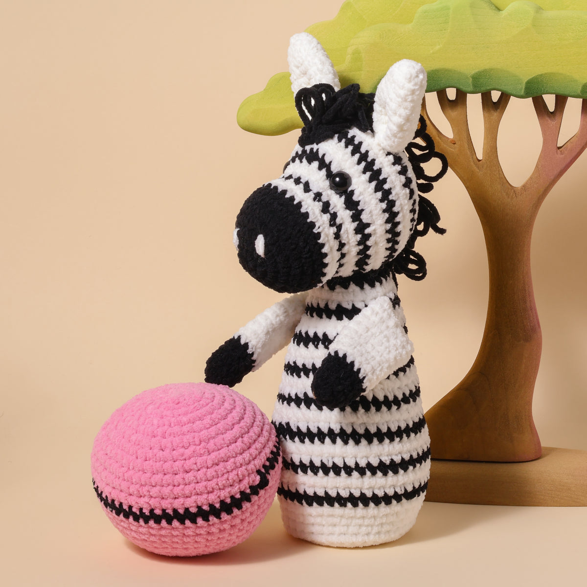 Kleurrijke kegelfiguur uit het Safari Kegelspel van YarnZoo