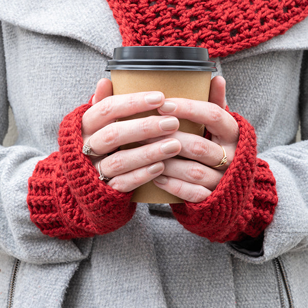 Chunky cheerful mittens — gemaakt met Yarn and Colors Chunky Cheerful Mittens Haakpakket