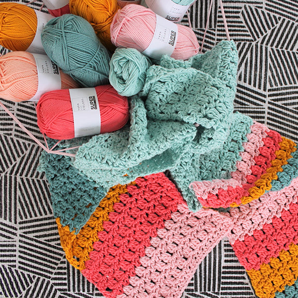 Colorful scarf — gemaakt met Yarn and Colors Colorful Scarf Haakpakket (2)