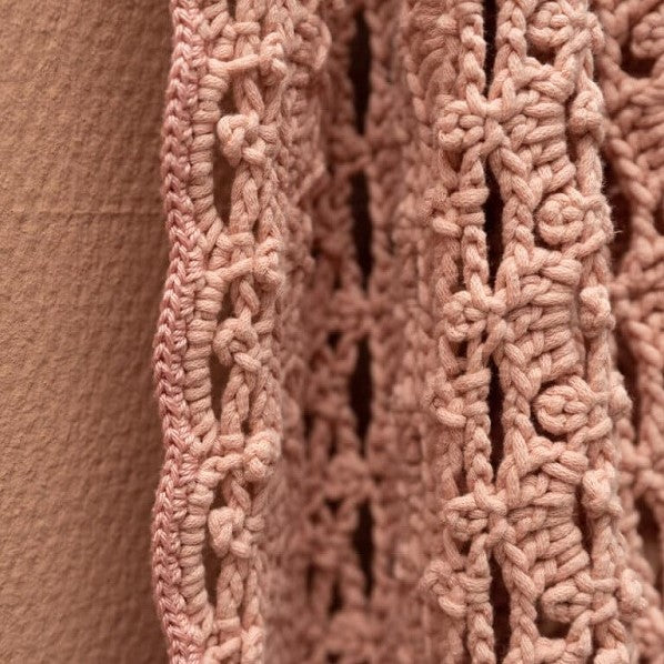 Lots of dots wrap ros — gemaakt met Yarn and Colors Lots of Dots Wrap Haakpakket (2)