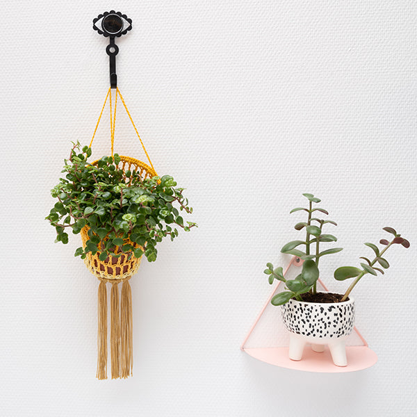 Yarn and Colors Must-Have Plant Holder Booklet