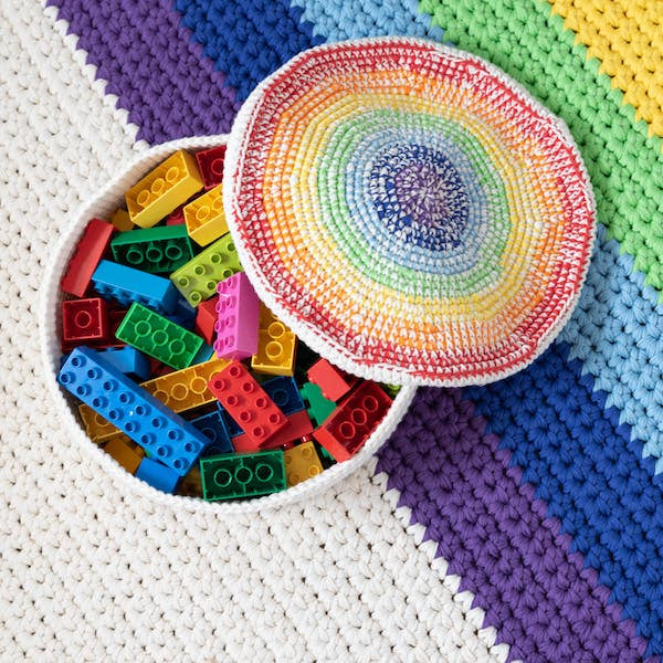 Yarn and Colors Rainbow Basket Booklet (3)